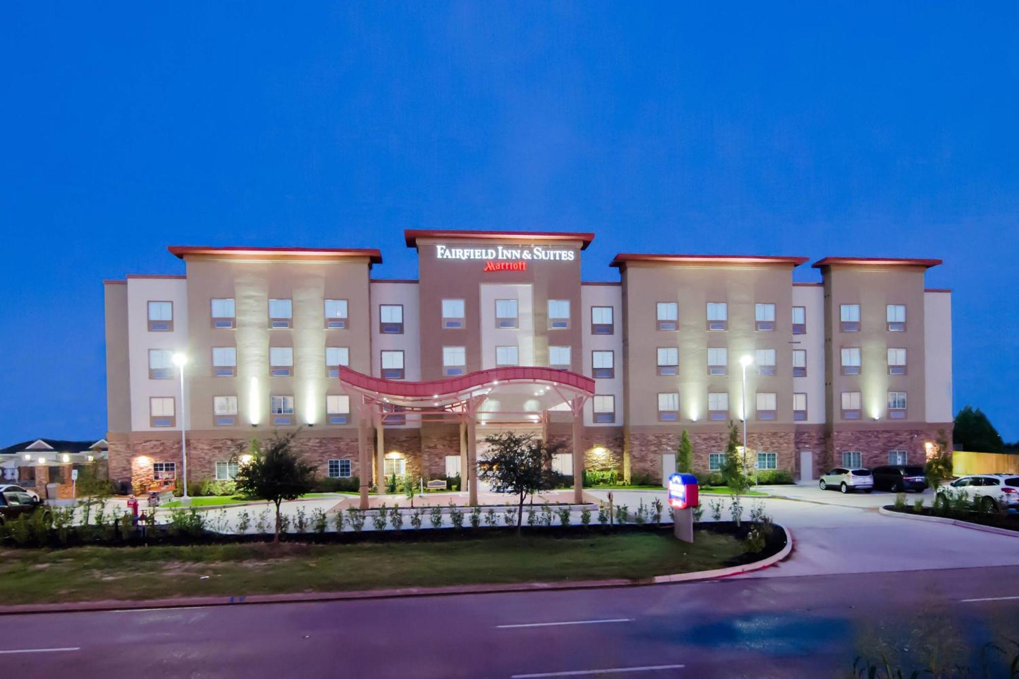 Fairfield Inn And Suites By Marriott North Spring Exterior foto