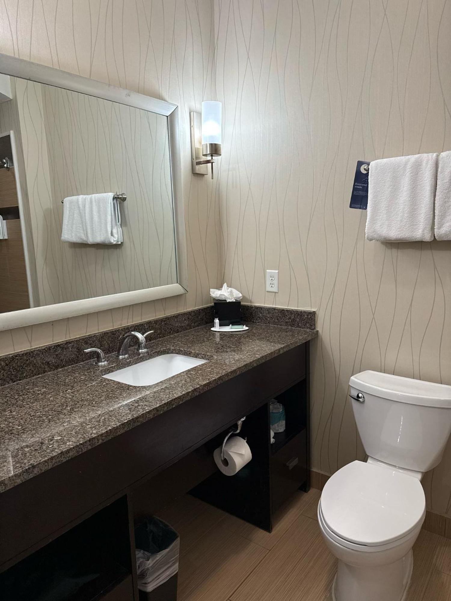 Fairfield Inn And Suites By Marriott North Spring Exterior foto